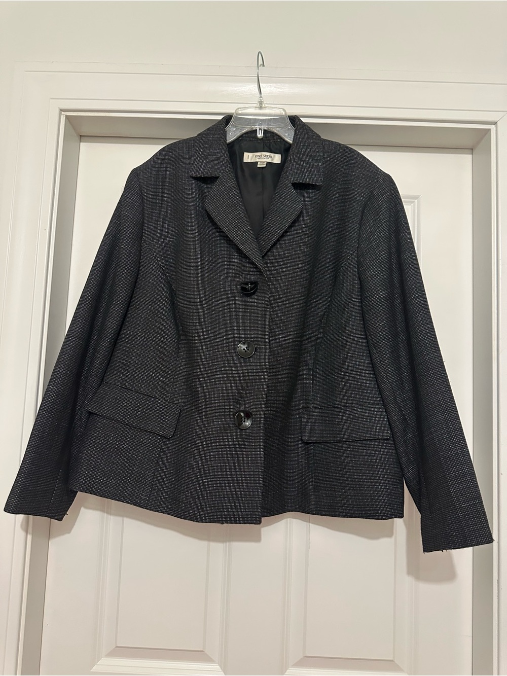 Jones Studio Charcoal Tweed Three-Button Womens Blazer